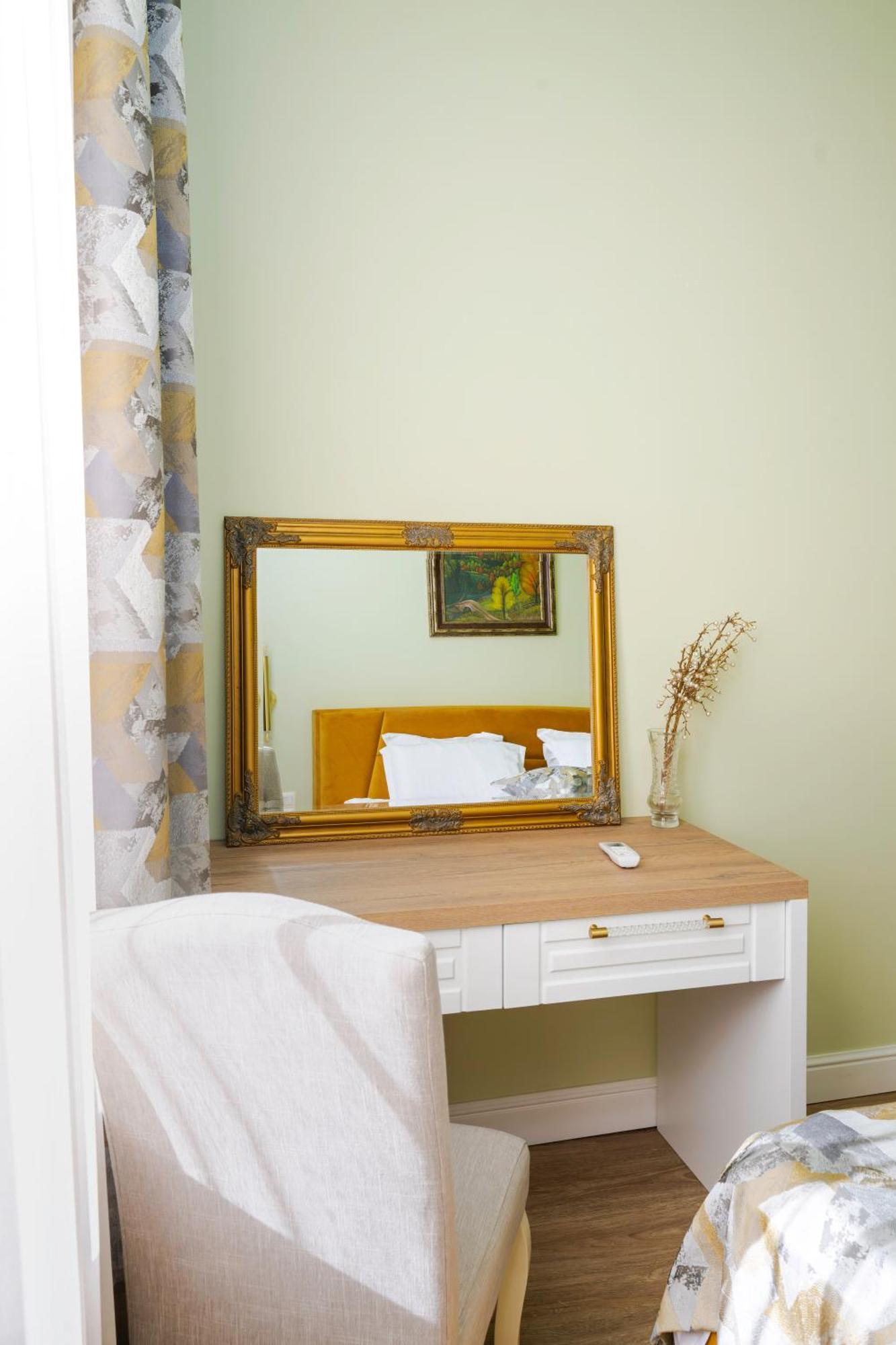 Urban Charm & Comfort - Chic 2Bd In Prime Location By Flat Mаnager Sofia Esterno foto